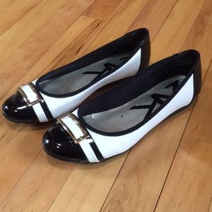 7.5 Black and White shoes
